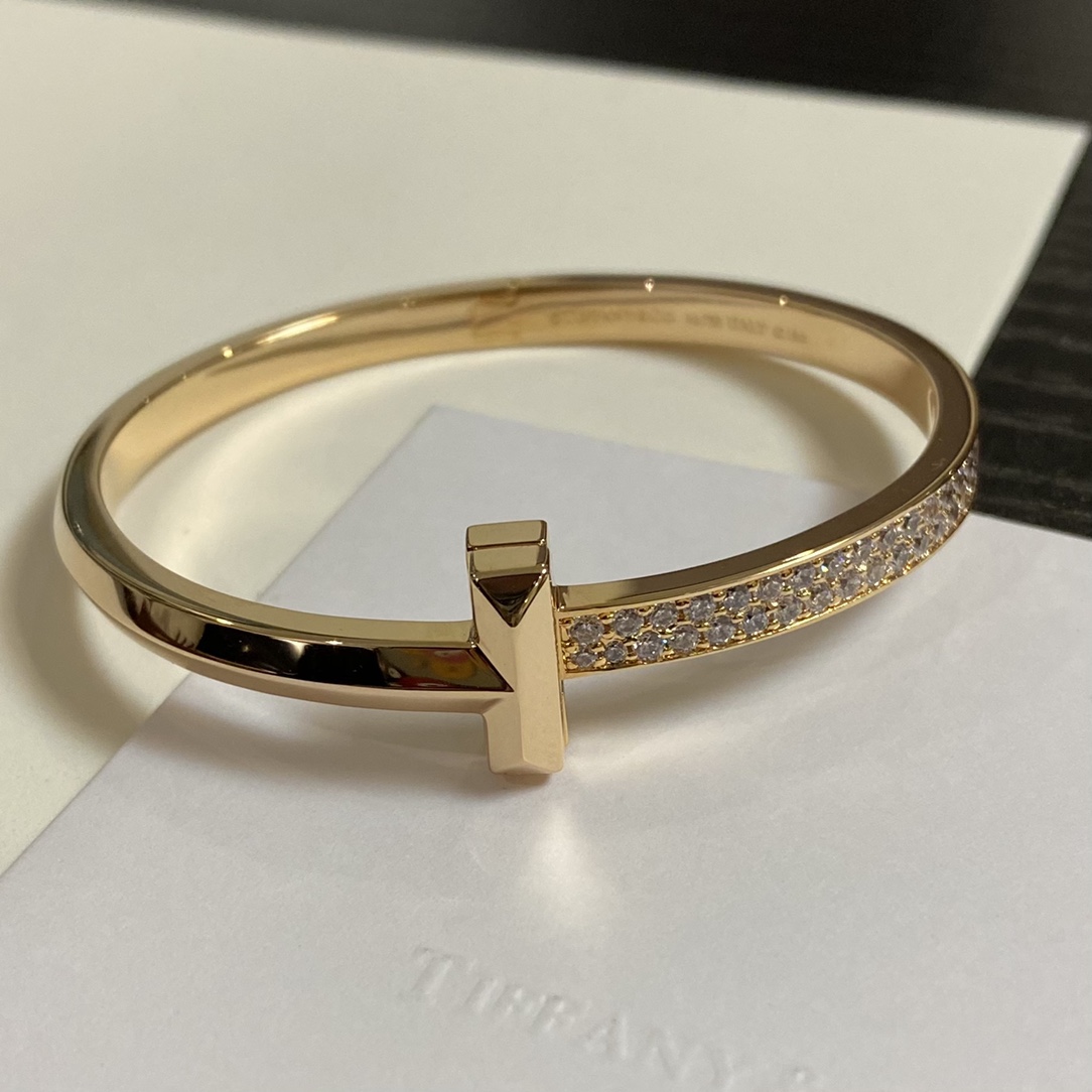 T T1 Hinged Bangle in Rose Gold Wide