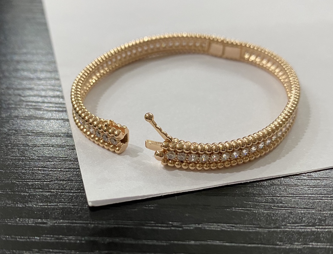 Perlée Diamonds Bracelet 1 Row Medium Model