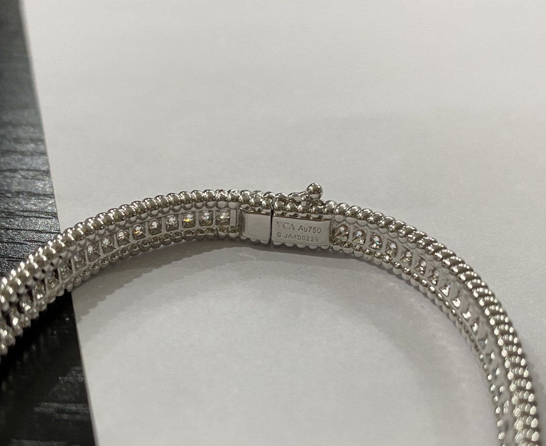 Perlée Diamonds Bracelet 1 Row Medium Model